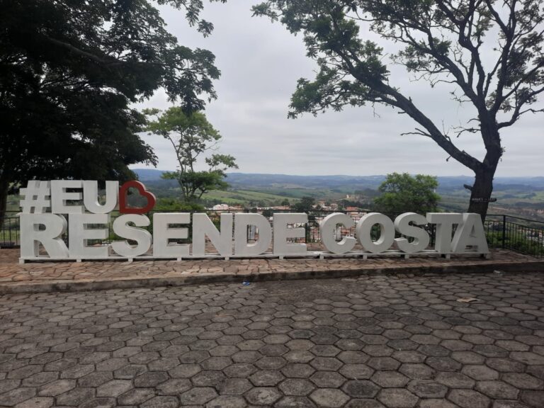 letreto-eu-amo-resende-costa